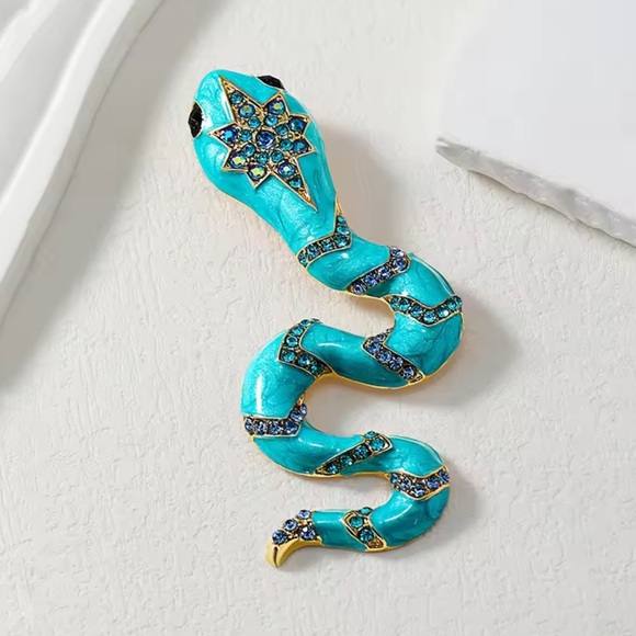 Serpenti Turquoise Crystal Snake Brooch - Picture 1 of 9